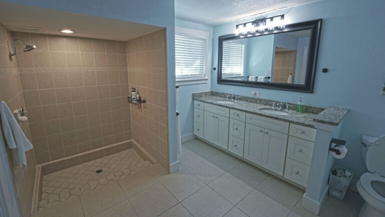 Large ensuite with walk in shower